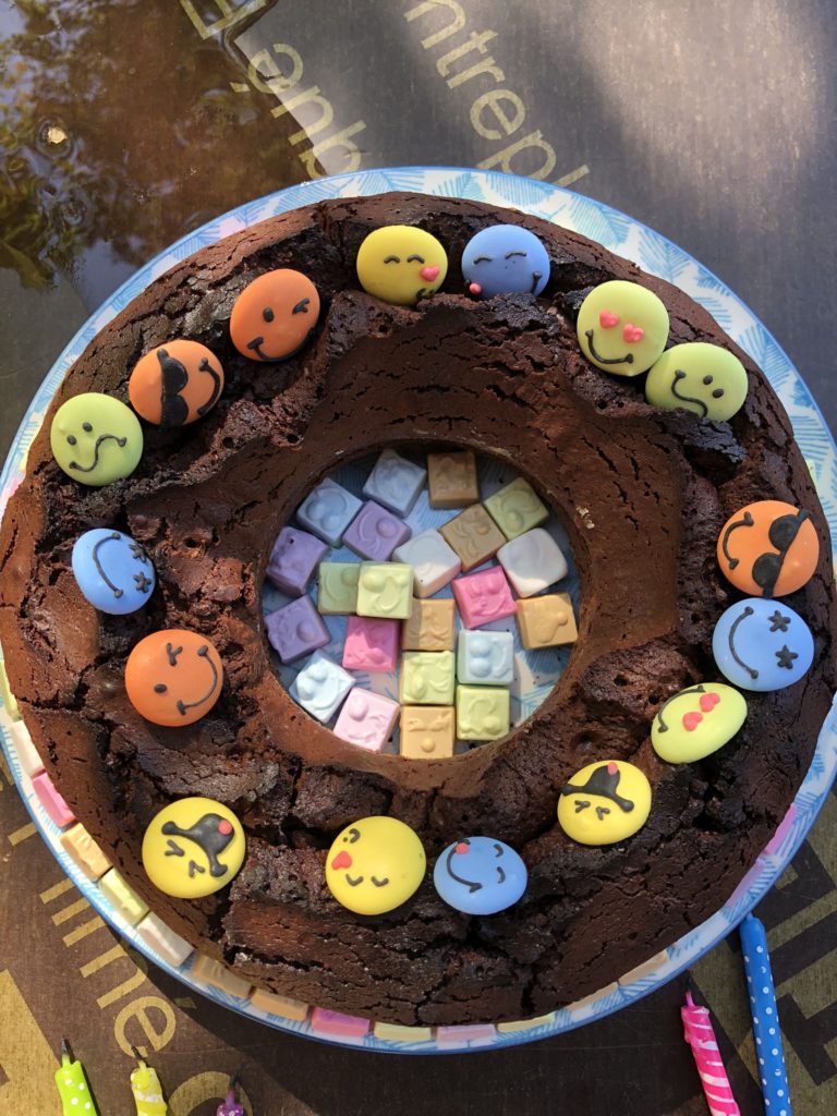 Gâteau anniversaire enfants bonbons - Les recettes d'Alicia